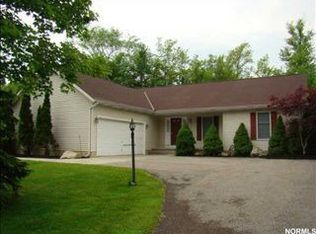 12986 Woodside Dr S, Chesterland, OH 44026