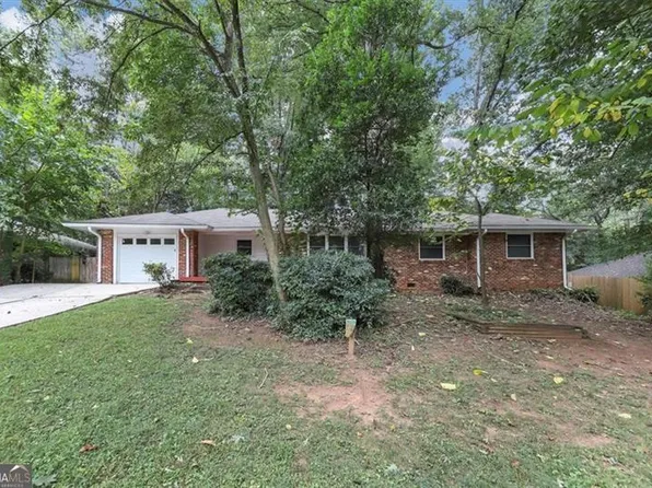 3639 Dial Dr, Stone Mountain, GA 30083