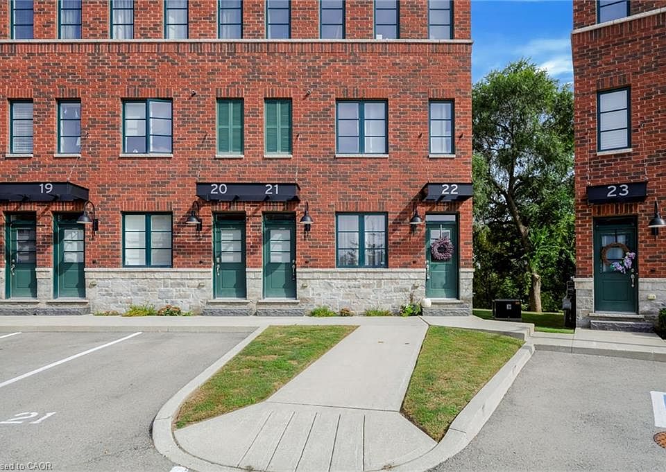 1st image of 290 Barton St W #22