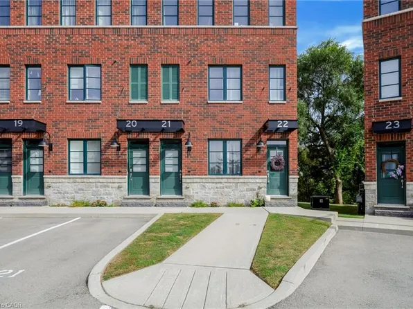 290 Barton St W #22, Hamilton, ON L8R 3P3