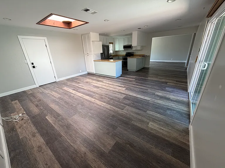 3293 Roland Dr — Photo 5