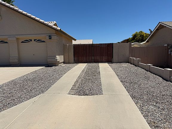 3rd image of 835 N 81st St