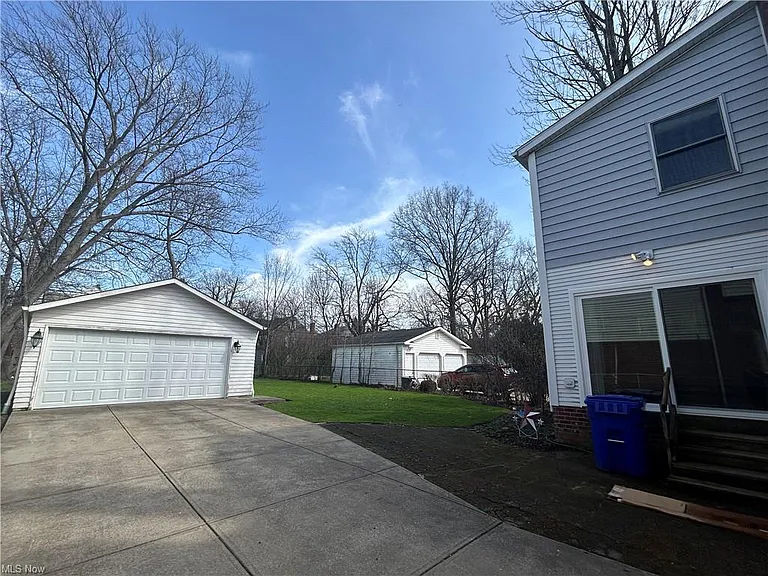 2317 Canterbury Rd — Photo 39