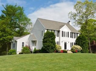 2 King Philip Rd, Franklin, MA 02038