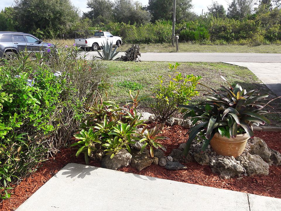 001 114 FRont Entry Walk