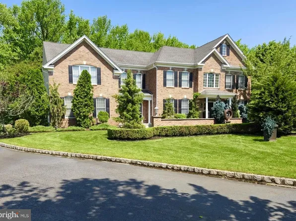 12 Dutchess Dr, Allentown, NJ 08501