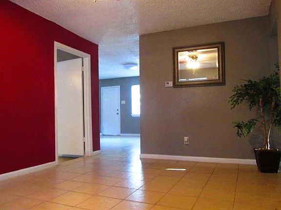 3rd image of 5417 Creekridge Dr