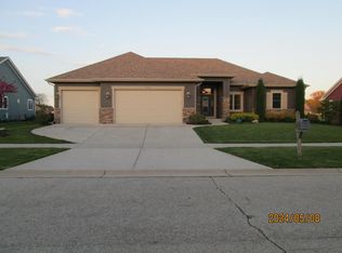 5227 Kings Way, Racine, WI 53403