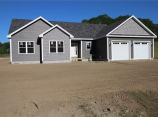 12 Champagne Ln, Lisbon, ME 04252