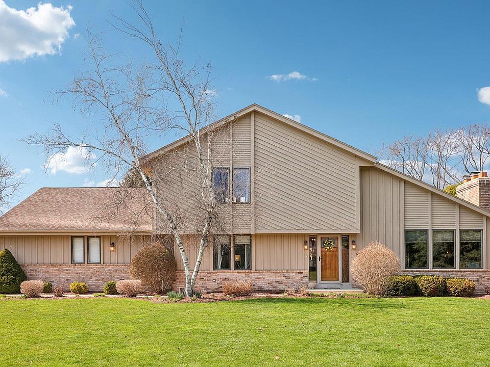 1st image of 6241 S Whitnall WAY