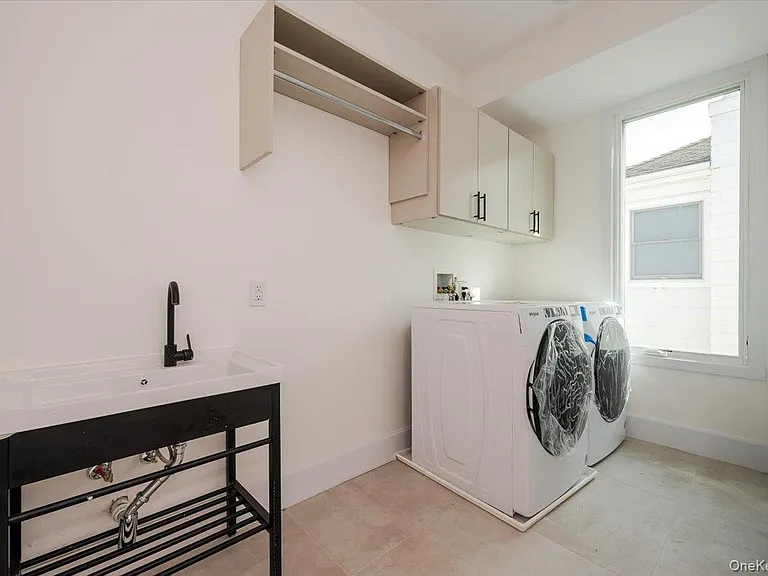 177 Albany Blvd — Photo 32