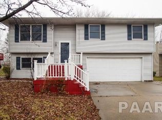 403 Pecan St, Pekin, IL 61554