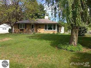 1512 Peninsula Dr, Traverse City, MI