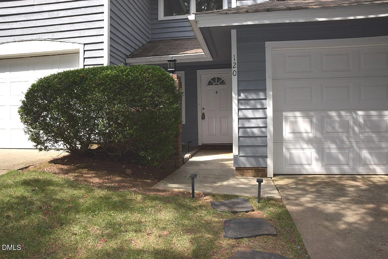 2 bed, 2.5 bath, 1277 sqft, $1,695 — Photo 2