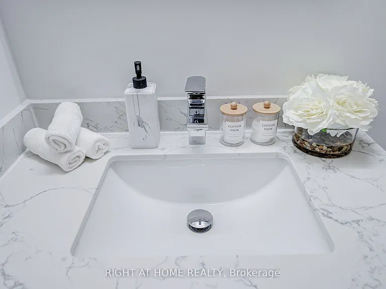 35 Empress Ave #207 — Photo 29
