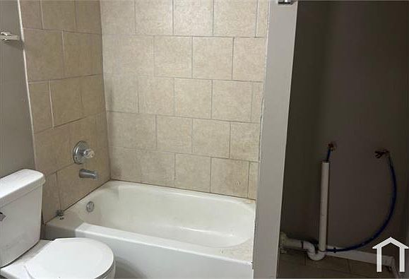 2nd image of 4010 Ohio St