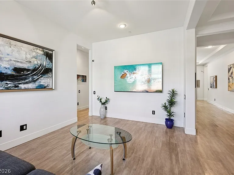 2341 Martinique Ave — Photo 9