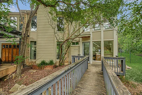 2605 De Soto Dr Photo 1