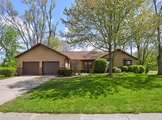 1220 Worcester Dr NE, Grand Rapids, MI 49505