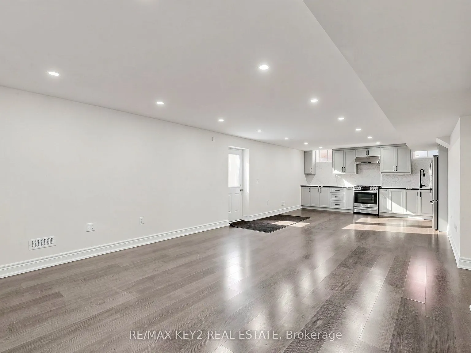 2 bed, $1,900 — Photo 3