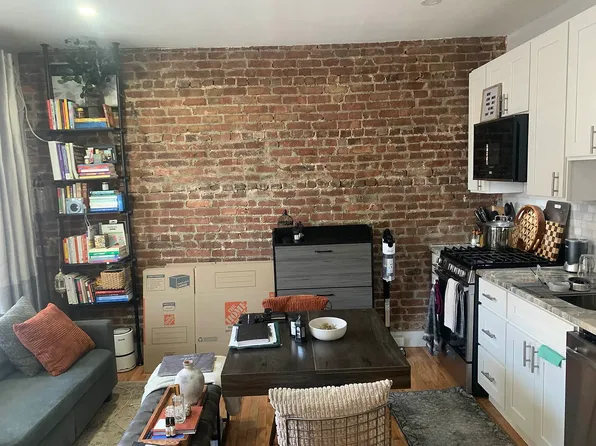 2117 22nd Rd #2, Astoria, NY 11105