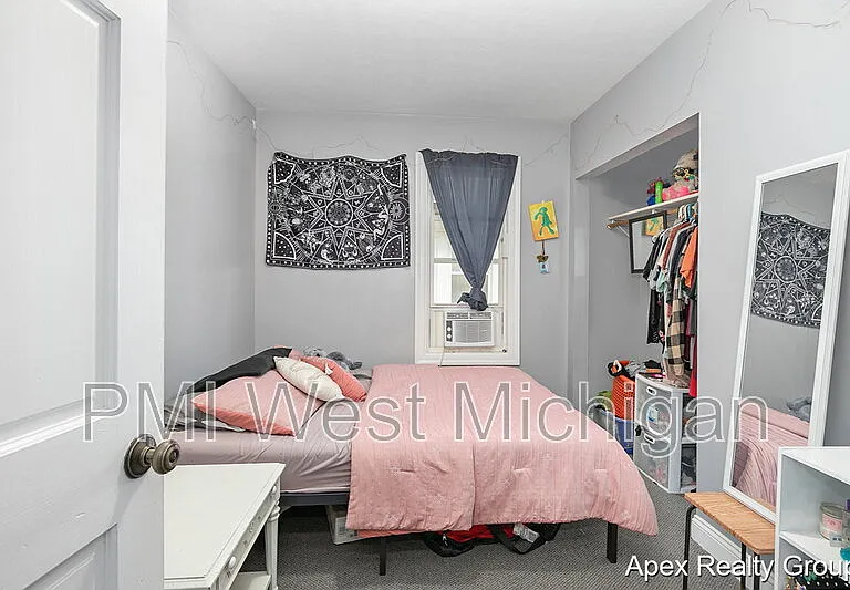 1530 Quarry Ave NW #1 — Photo 7