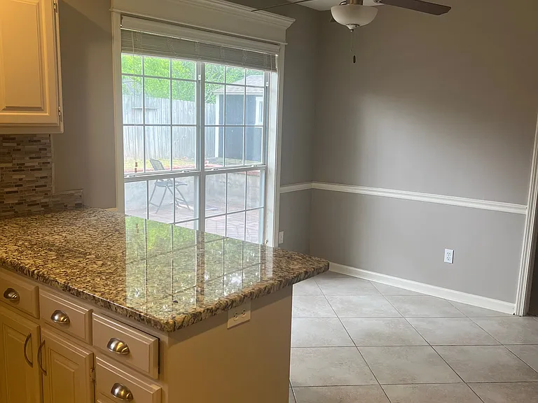 2319 Stoney Creek Dr — Photo 8