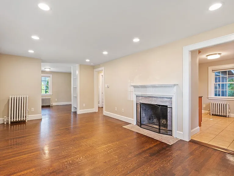 303 Central St — Photo 4