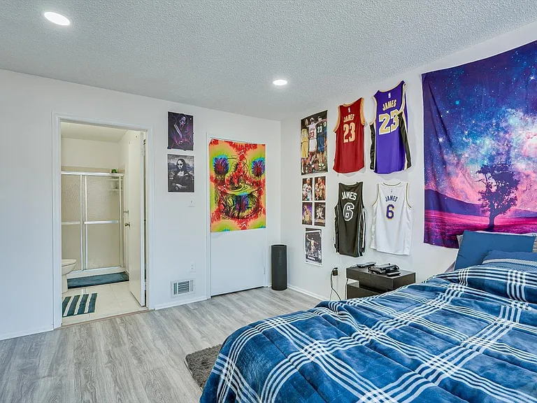 409 Lancaster Ct — Photo 18