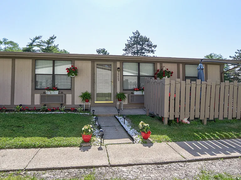 Newberry Woods Apartments — Photo 11