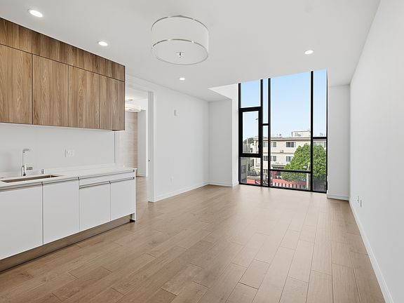 4th image of 1463 Lombard St APT 402