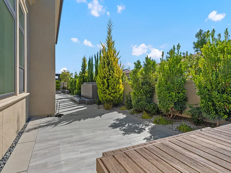 6195 Summit Crest Cir — Photo 32