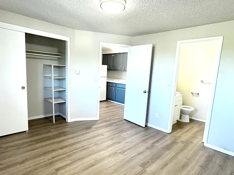 3829 Colby Ave #10 — Photo 8