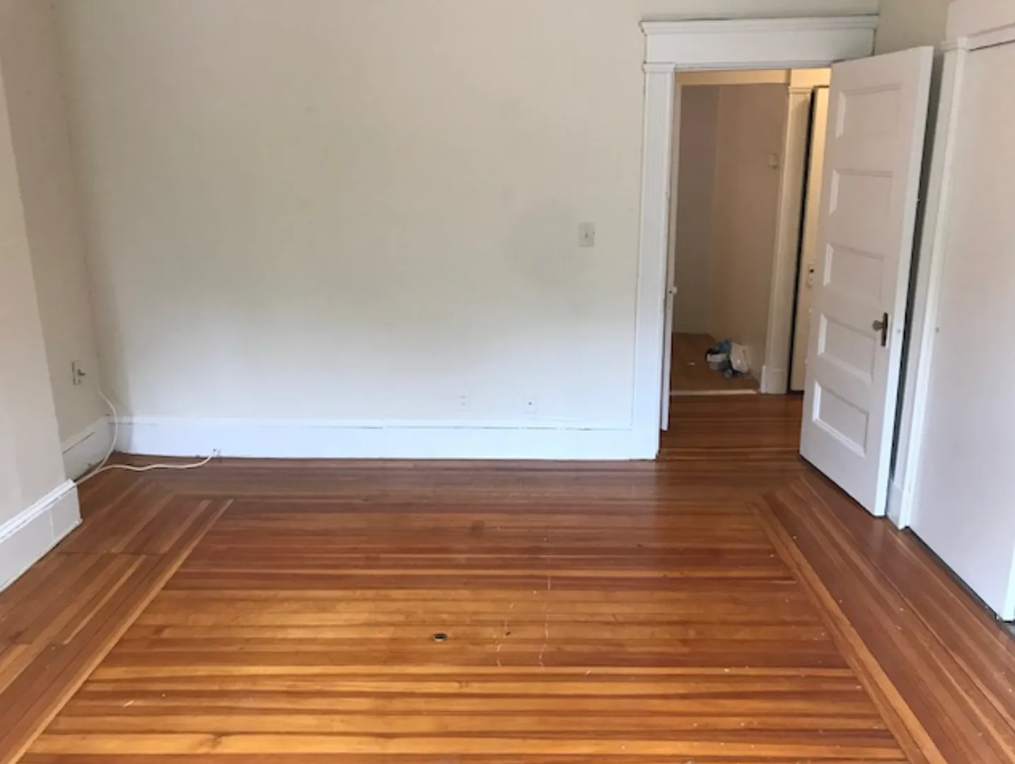 9/1 Coolidge Corner 3BR (2 split) with heat included, balcony, No Fee! — Photo 4