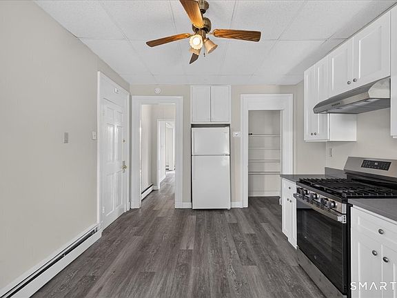 2nd image of 121 Wooster St APT 2