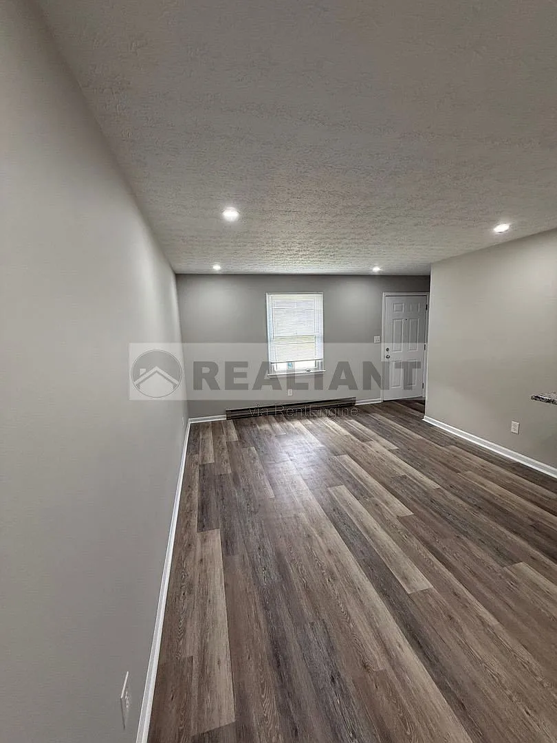 1 bed, 1.0 bath, 900 sqft, $1,175 — Photo 4