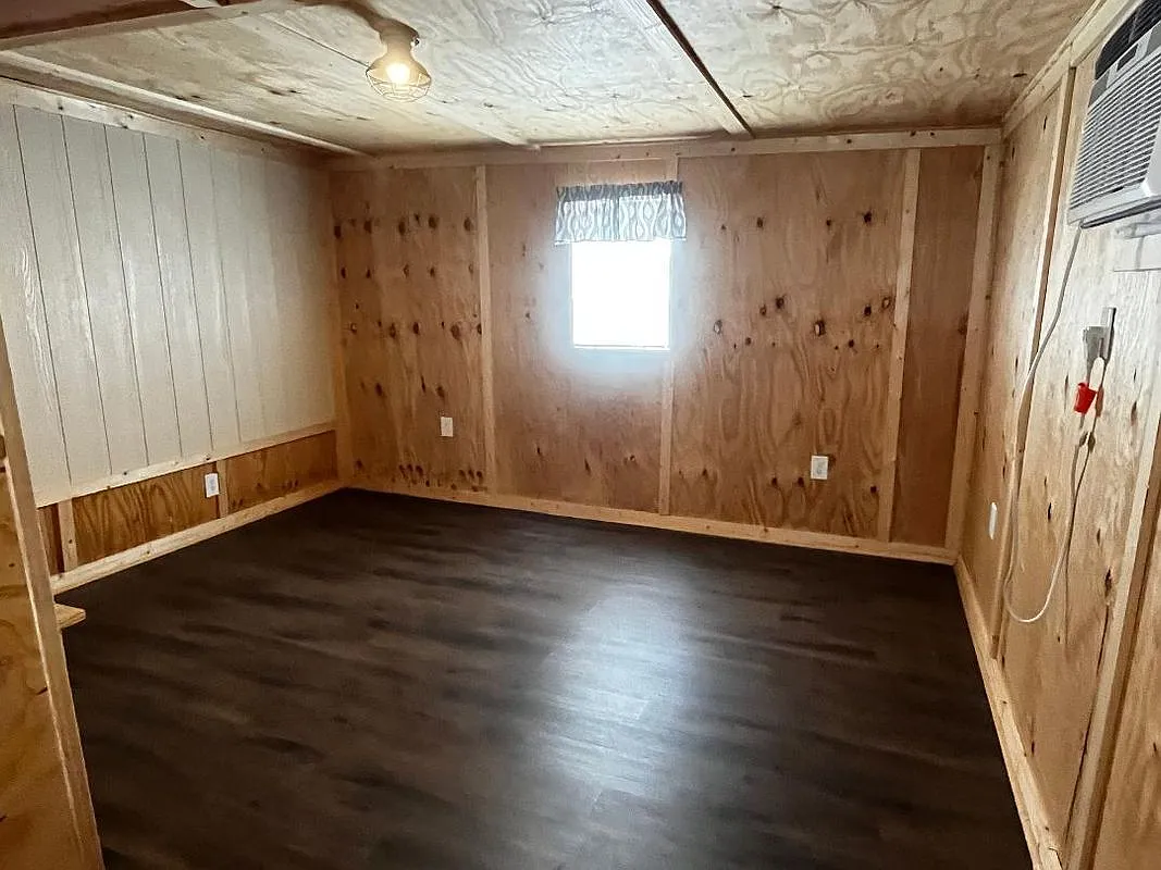 2 bed, 1.0 bath, 900 sqft, $1,300 — Photo 3