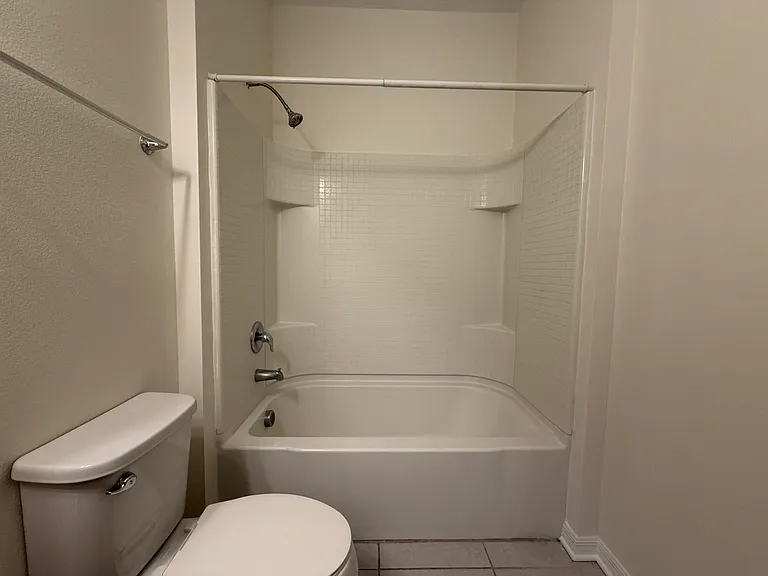 1018 Capitol Hill Ct — Photo 25