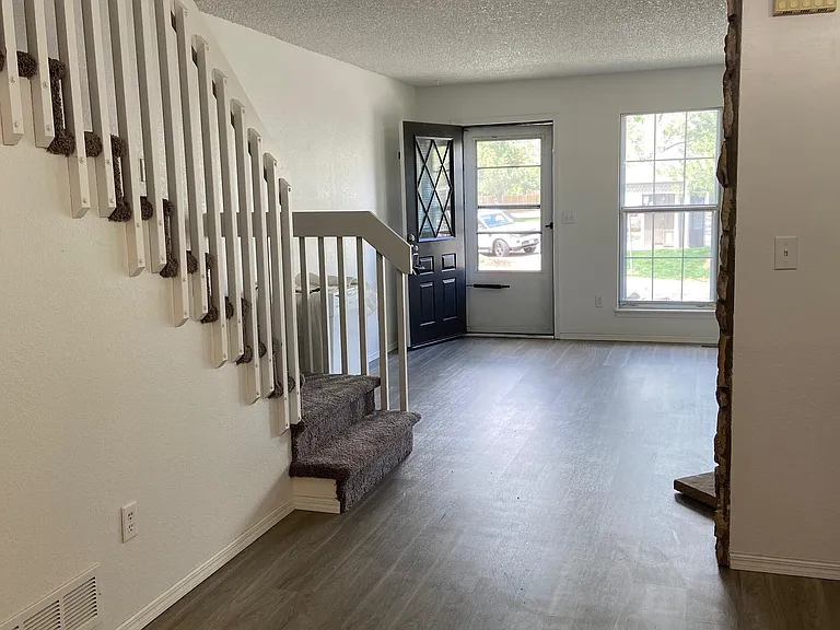 1282 Milo Cir #B — Photo 3
