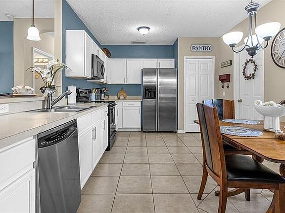 3rd image of 954 Salerno Ct