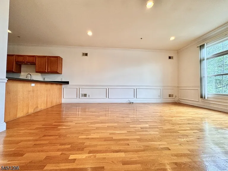1677 Springfield Ave #13 — Photo 14