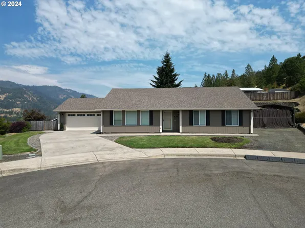 1397 NE Lisa Way, Myrtle Creek, OR 97457