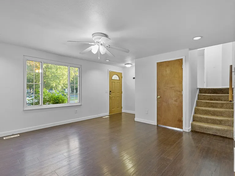 4638 Vallejo Dr — Photo 9