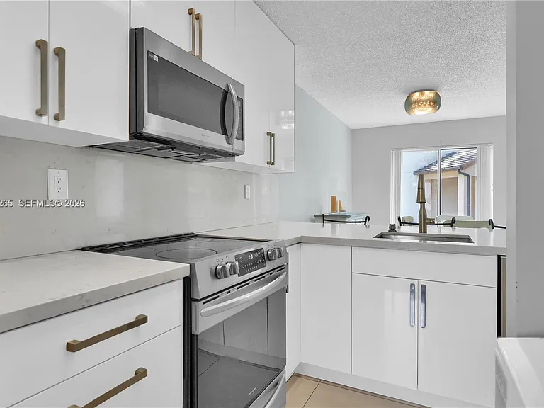 13946 SW 91st Ter #13946 — Photo 7