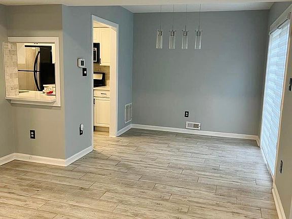 4th image of 110 Almond Dr #110