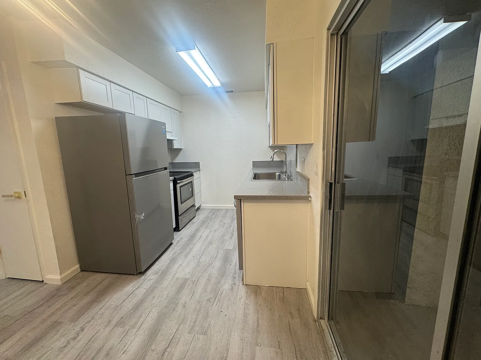 2 bed, 900 sqft, $1,600 — Photo 4