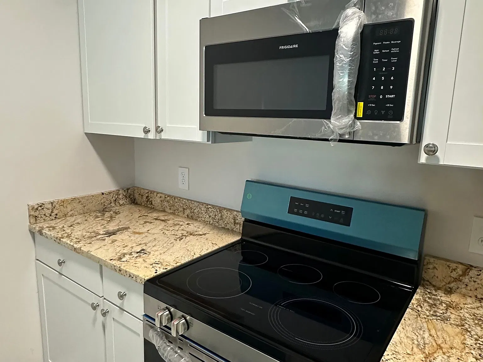 3 bed, 2.0 bath, $1,640 — Photo 4