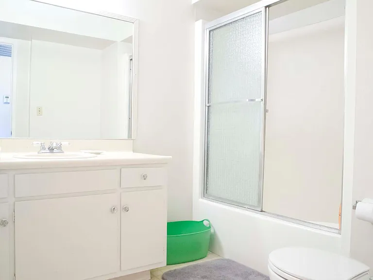 1033 Cordova St #11 — Photo 3