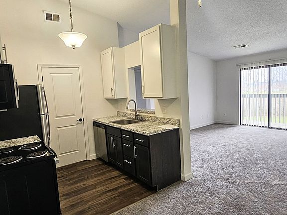 3rd image of 3970 Laurel Dr #6ffdc014f
