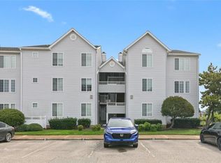 223 Island Cove Ct APT C, Hampton, VA 23669